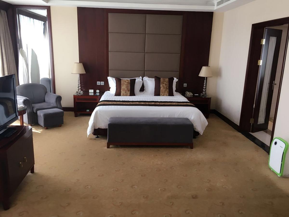 Shijiazhuang Yanshan Hotel エクステリア 写真